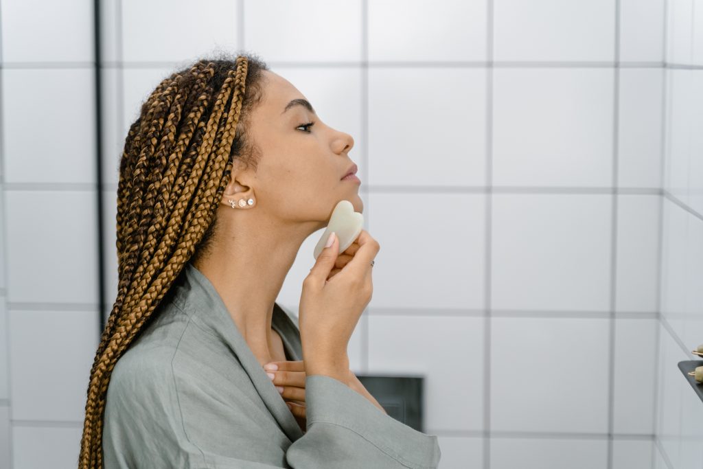 Gua sha: what are the benefits and how do you do it?